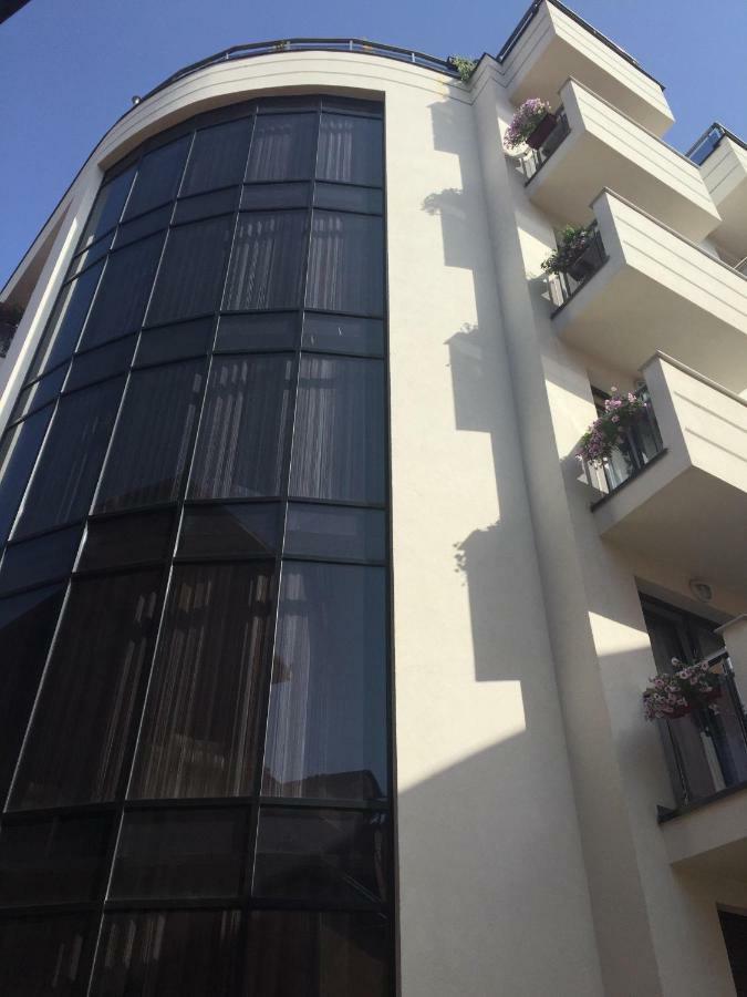 Bentley Apartments Pristina Exterior photo