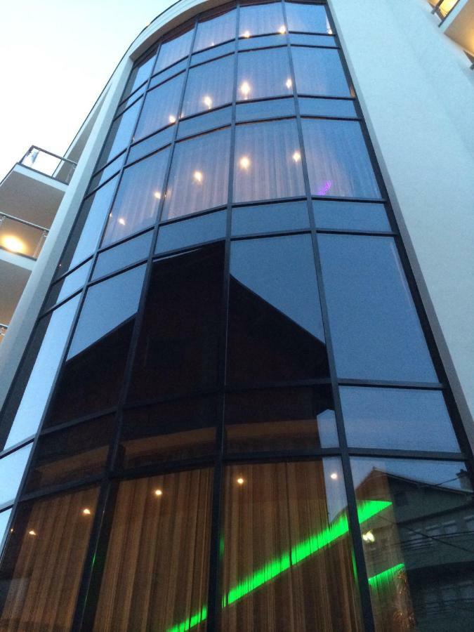 Bentley Apartments Pristina Exterior photo